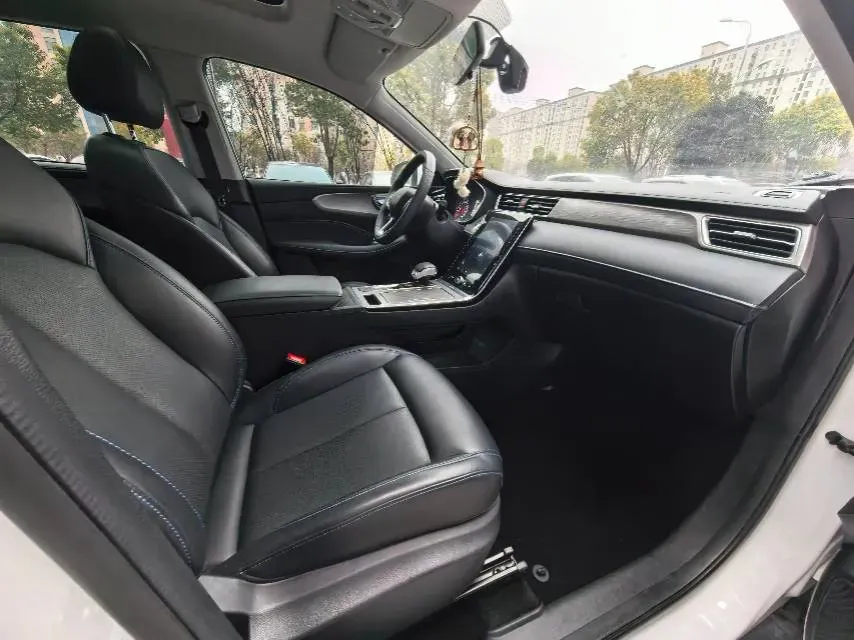 2022 Roewe RX5 1.5T 181HP L4 6MT,autocango,china used car exporter,china ev exporter,chinese used car exporter,chinese used ev exporter