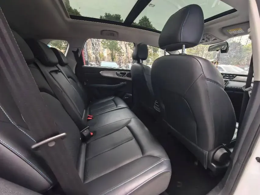 2022 Roewe RX5 1.5T 181HP L4 6MT,autocango,china used car exporter,china ev exporter,chinese used car exporter,chinese used ev exporter