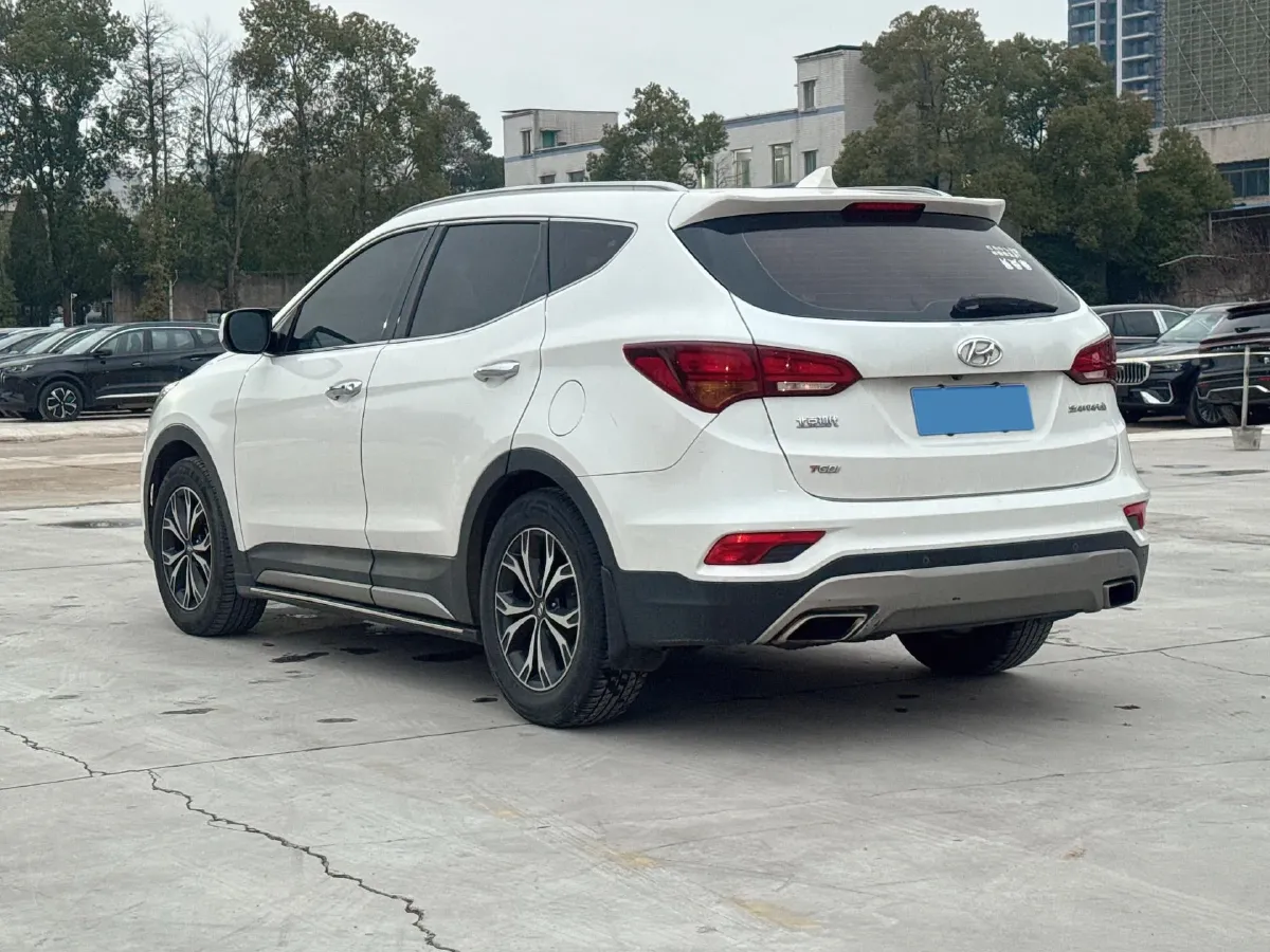 2017 Hyundai Santafe 2.0T 245HP L4 6AT,autocango,china used car exporter,china ev exporter,chinese used car exporter,chinese used ev exporter