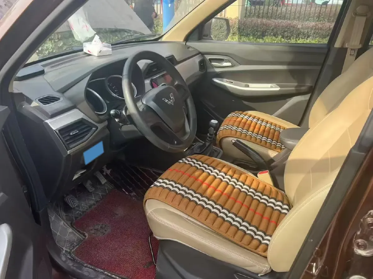 2019 WuLing HongGuang 1.5L 99HP L4 6MT,autocango,china used car exporter,china ev exporter,chinese used car exporter,chinese used ev exporter