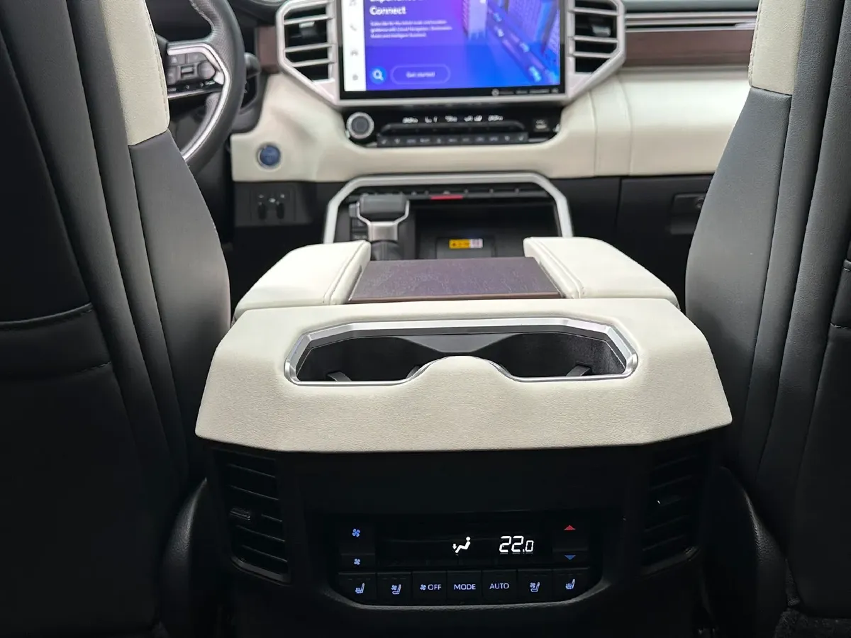 2023 HongQi H5 1.8T 197HP L4 8AT,autocango,china used car exporter,china ev exporter,chinese used car exporter,chinese used ev exporter