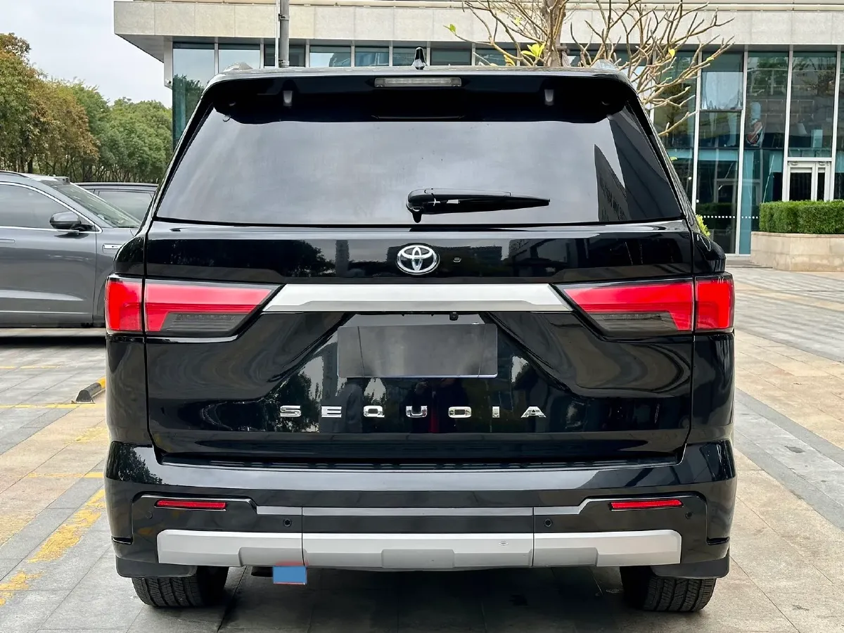 2023 HongQi H5 1.8T 197HP L4 8AT,autocango,china used car exporter,china ev exporter,chinese used car exporter,chinese used ev exporter