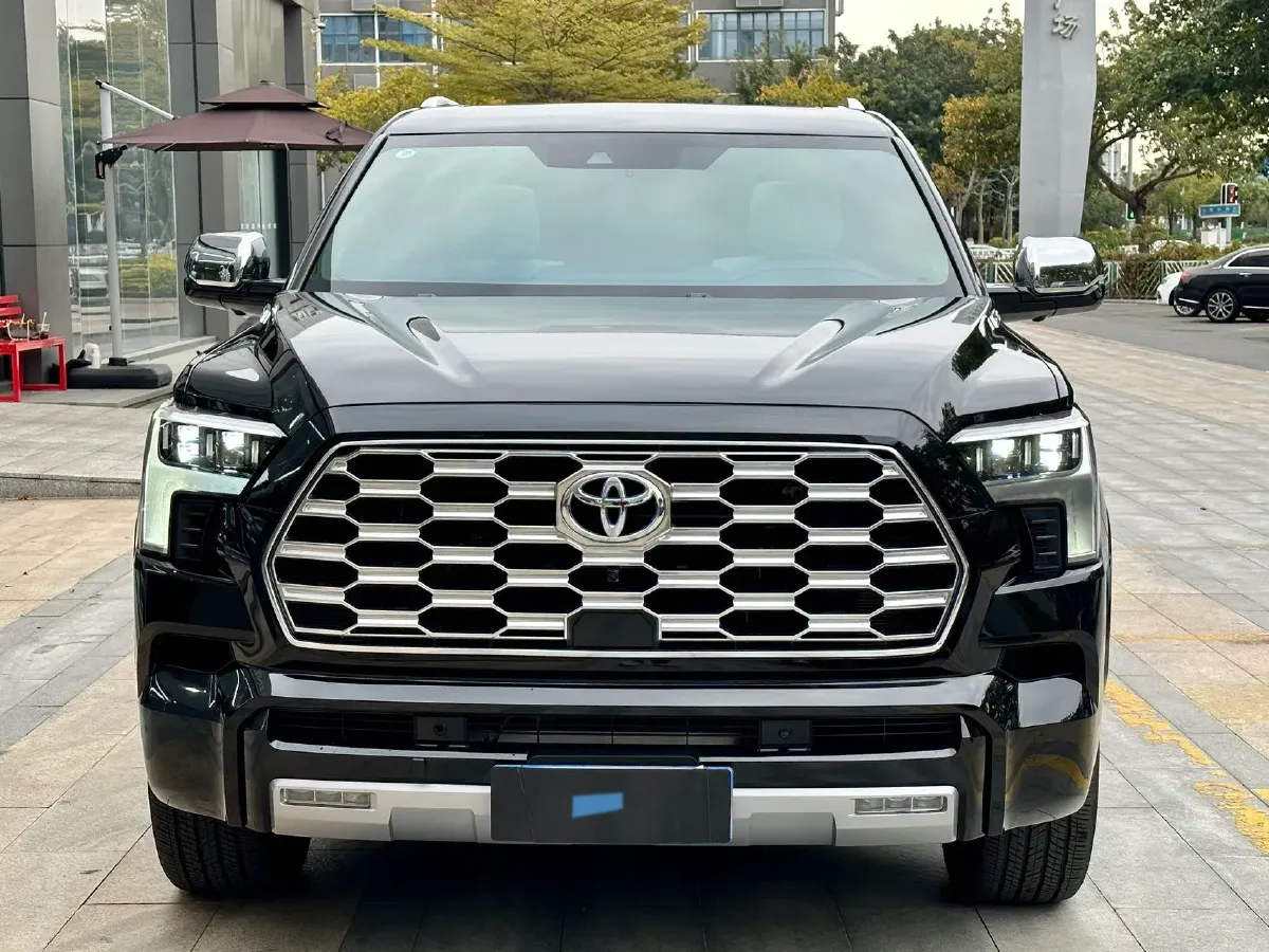 2023 HongQi H5 1.8T 197HP L4 8AT,autocango,china used car exporter,china ev exporter,chinese used car exporter,chinese used ev exporter