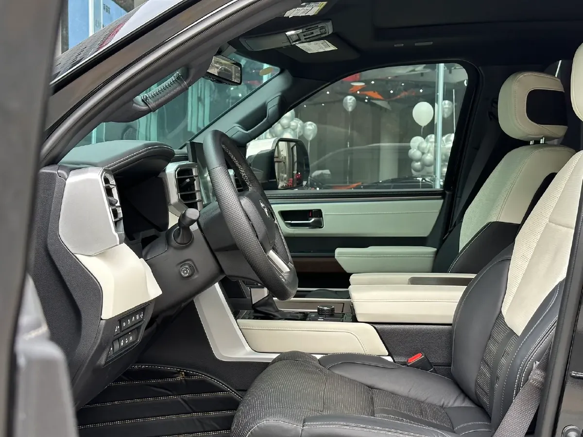 2023 HongQi H5 1.8T 197HP L4 8AT,autocango,china used car exporter,china ev exporter,chinese used car exporter,chinese used ev exporter