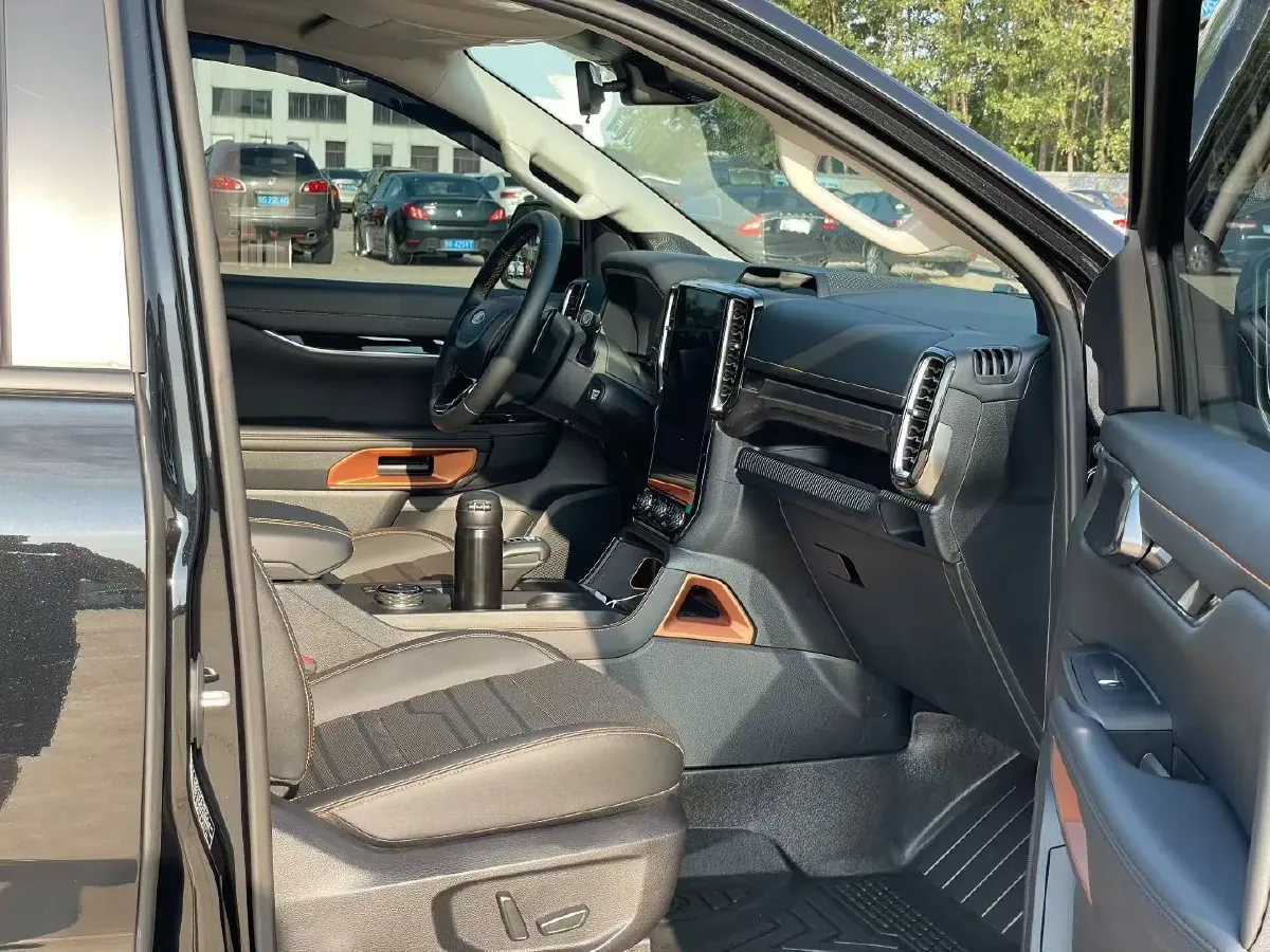 2023 Ford Ranger 2.3T 258HP L4 8AT,autocango,china used car exporter,china ev exporter,chinese used car exporter,chinese used ev exporter