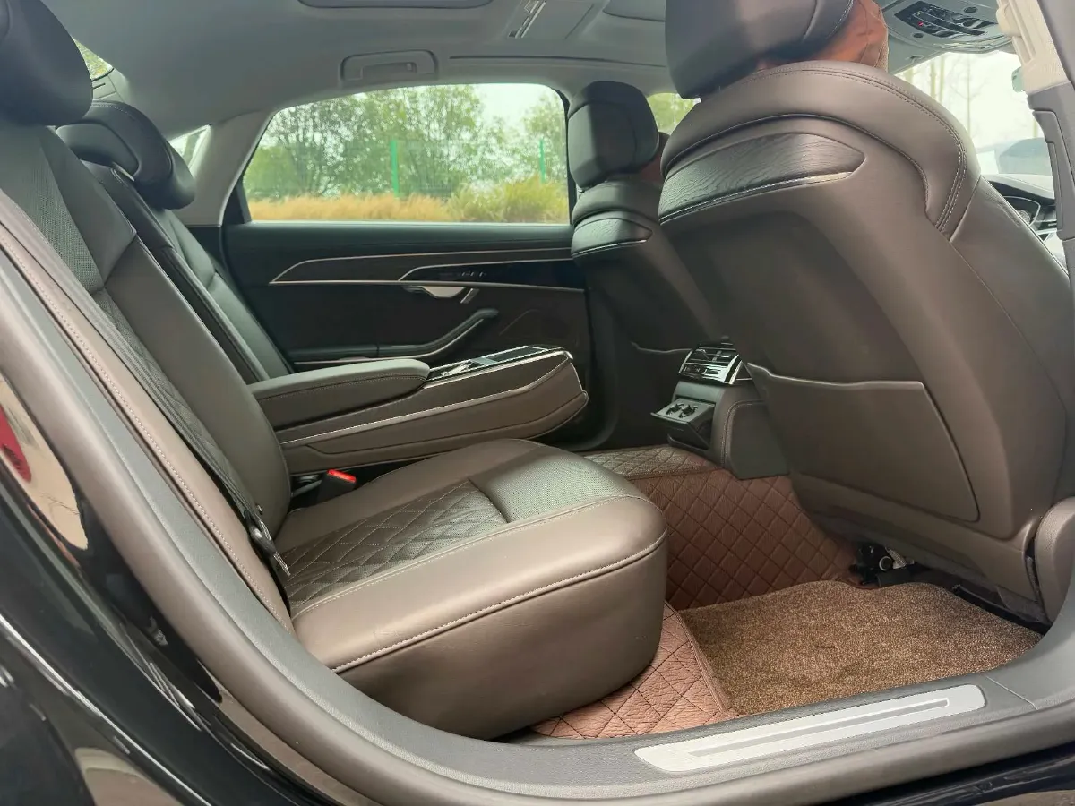 2024 Audi A8 3.0T 286HP V6 8AT,autocango,china used car exporter,china ev exporter,chinese used car exporter,chinese used ev exporter