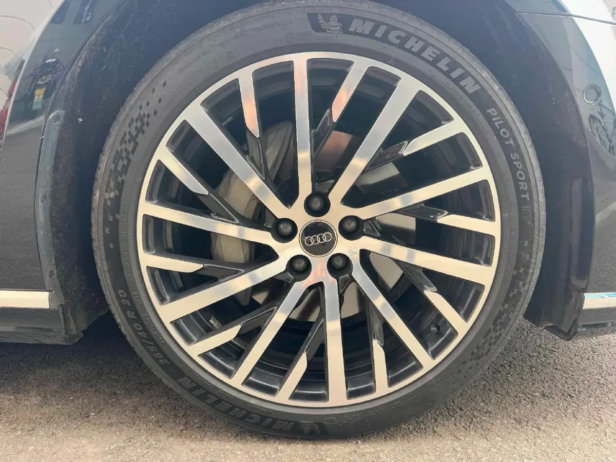 2024 Audi A8 3.0T 286HP V6 8AT,autocango,china used car exporter,china ev exporter,chinese used car exporter,chinese used ev exporter