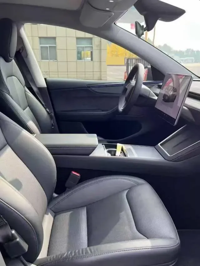 2025 Tesla Model Y BEV 62.5KWH,autocango,china used car exporter,china ev exporter,chinese used car exporter,chinese used ev exporter