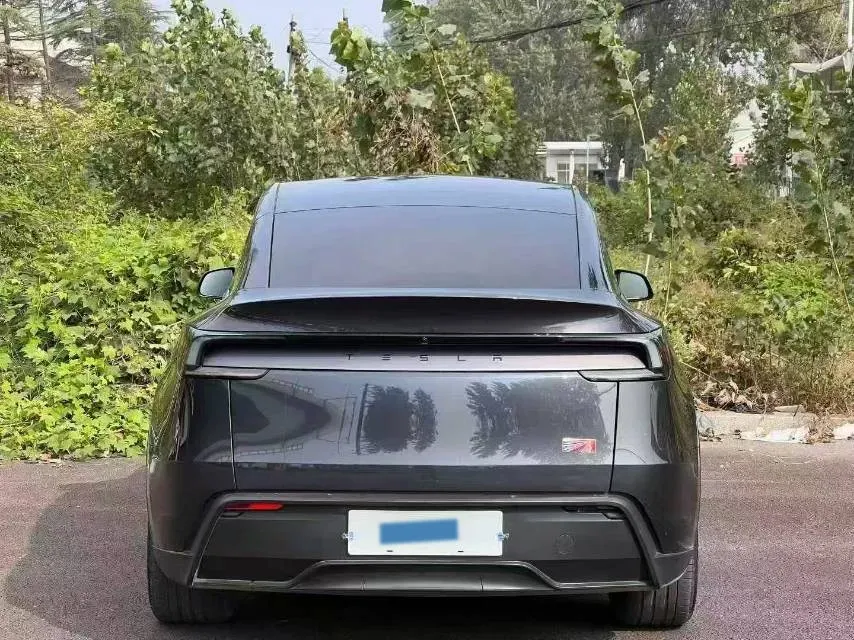 2025 Tesla Model Y BEV 62.5KWH,autocango,china used car exporter,china ev exporter,chinese used car exporter,chinese used ev exporter