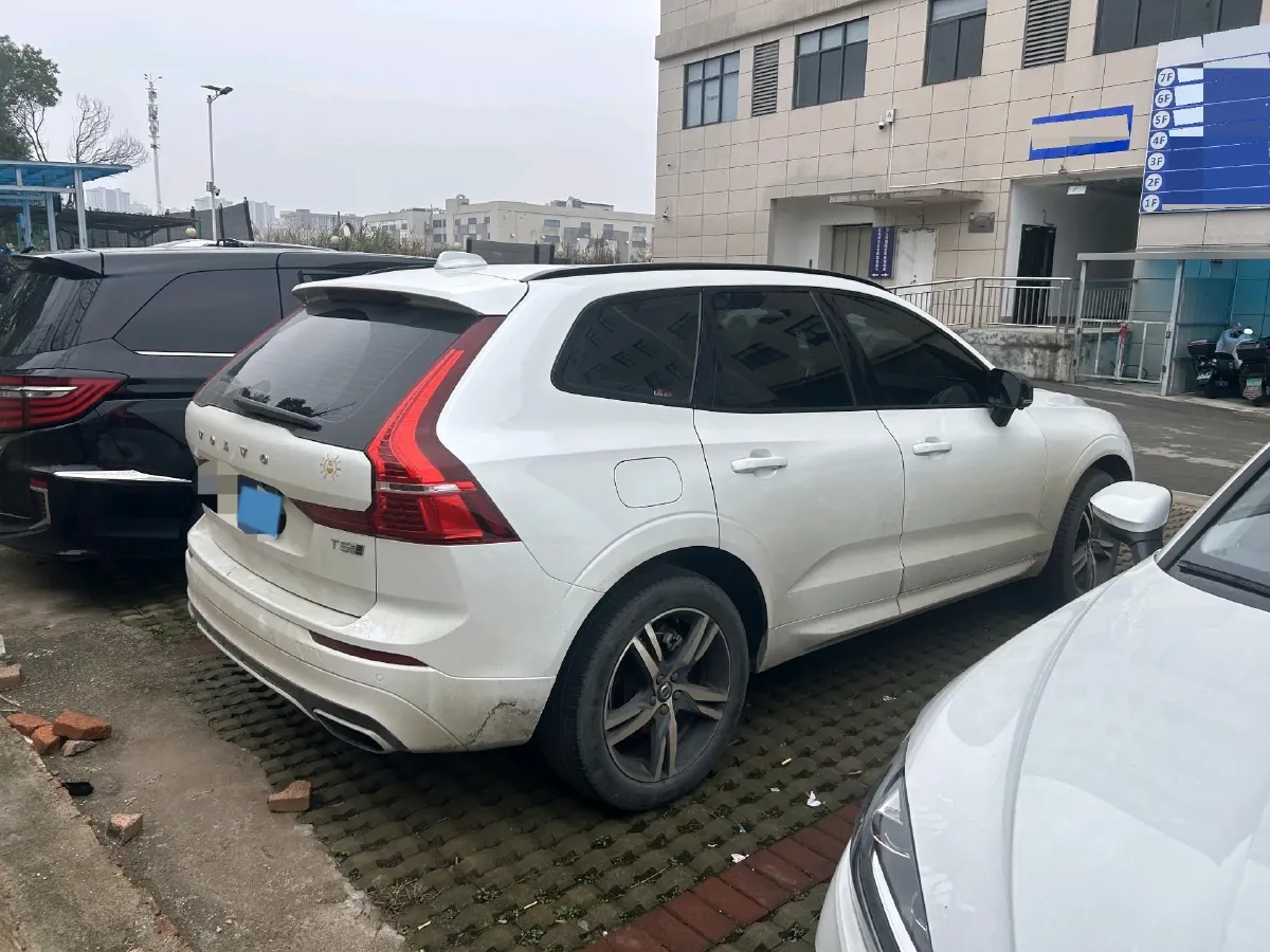2020 Volvo XC60 2.0T 254HP L4 8AT,autocango,china used car exporter,china ev exporter,chinese used car exporter,chinese used ev exporter