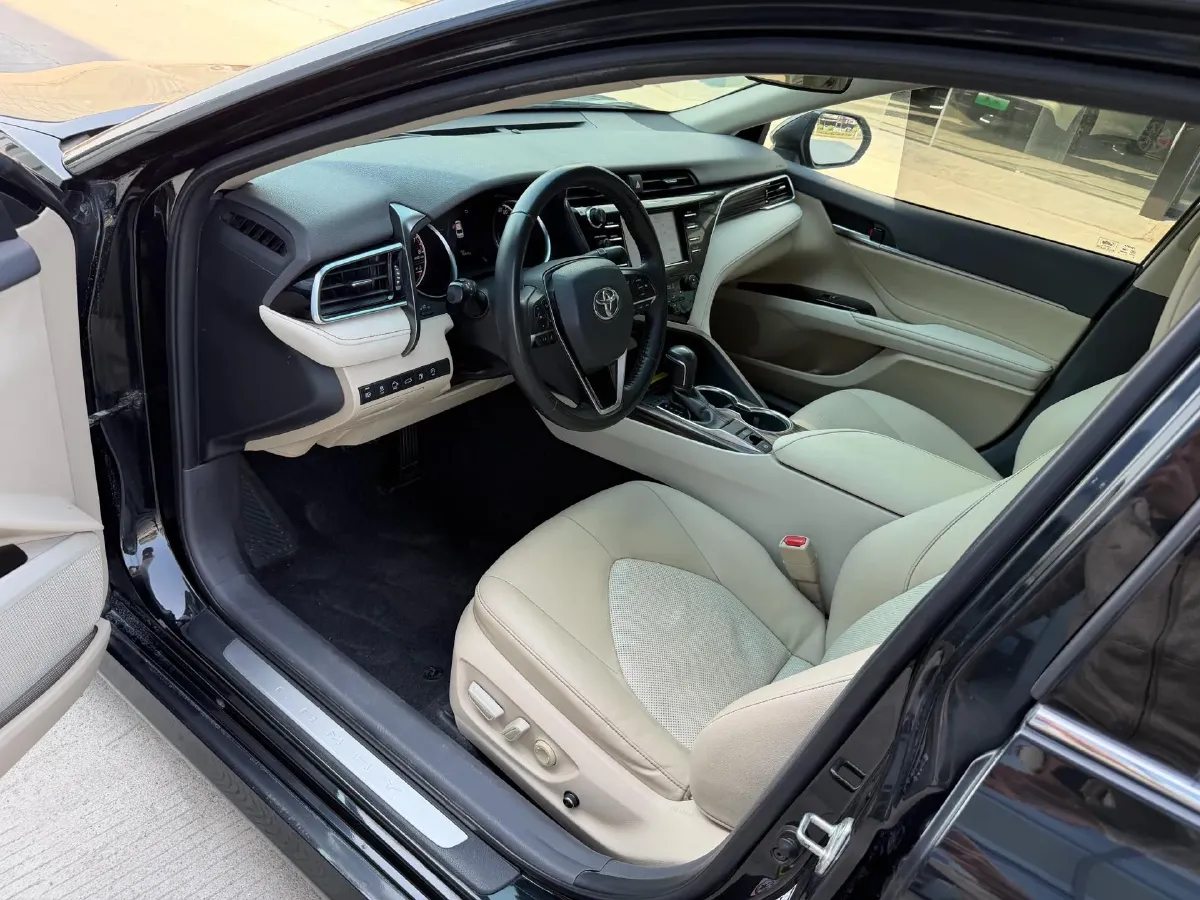 2018 Toyota Camry 2.0L 169HP L4 6AT,autocango,china used car exporter,china ev exporter,chinese used car exporter,chinese used ev exporter