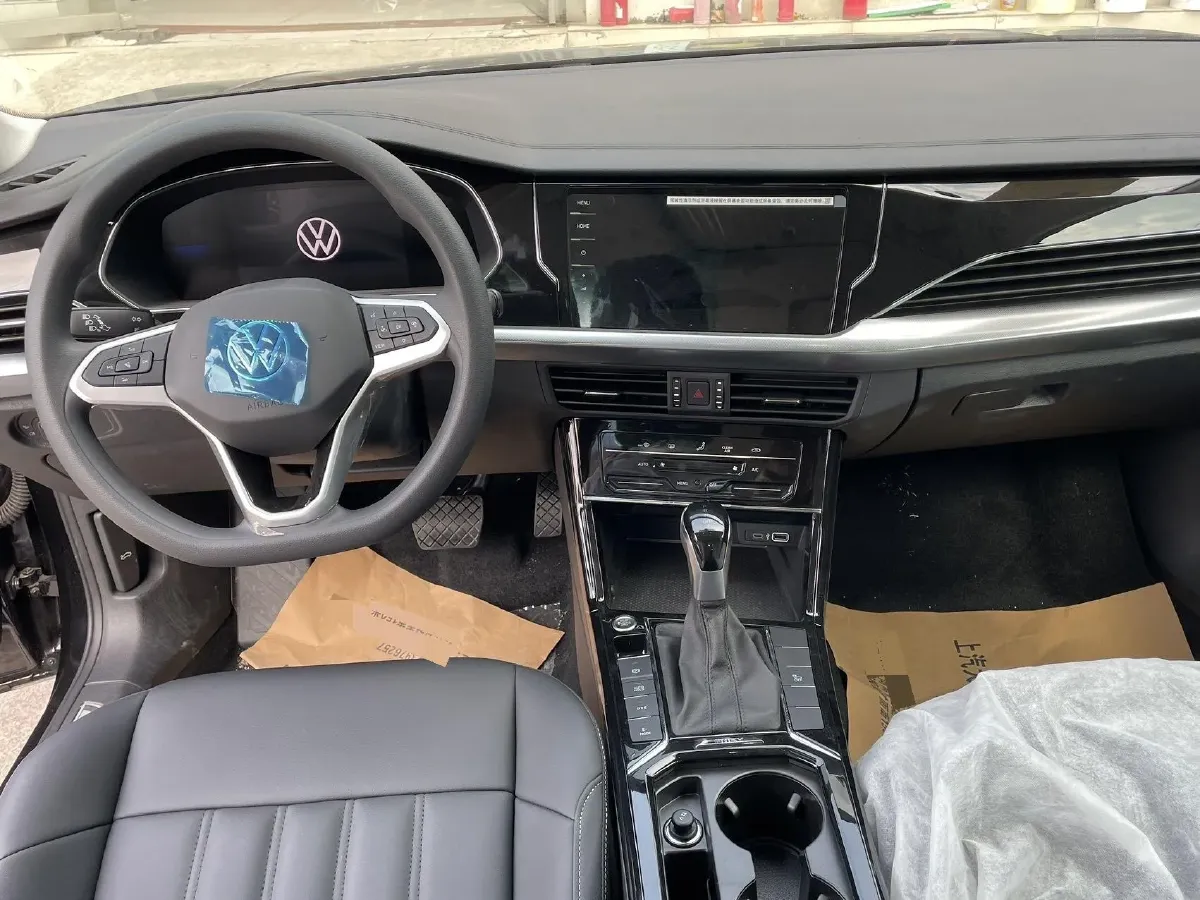 2025 Volkswagen Passat 1.4T 150HP L4 6DCT PHEV,autocango,china used car exporter,china ev exporter,chinese used car exporter,chinese used ev exporter