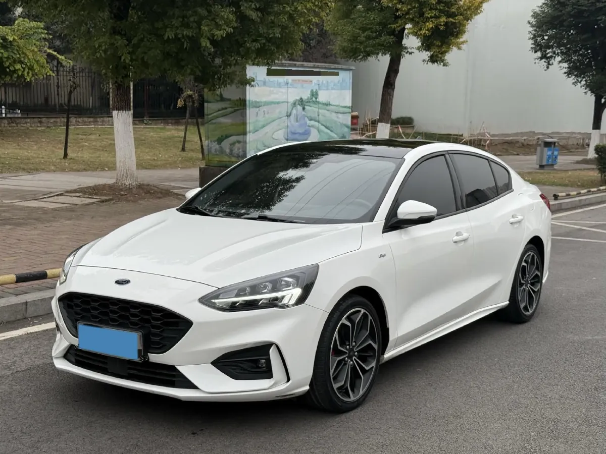 2021 Ford Focus 1.5T 174HP L3 8AT,autocango,china used car exporter,china ev exporter,chinese used car exporter,chinese used ev exporter