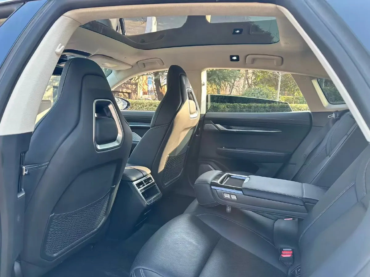 2022 Zeekr 001 BEV 86KWH,autocango,china used car exporter,china ev exporter,chinese used car exporter,chinese used ev exporter