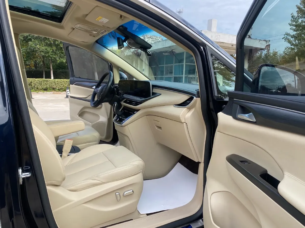 2023 Buick GL8 2.0T 237HP L4 9AT,autocango,china used car exporter,china ev exporter,chinese used car exporter,chinese used ev exporter
