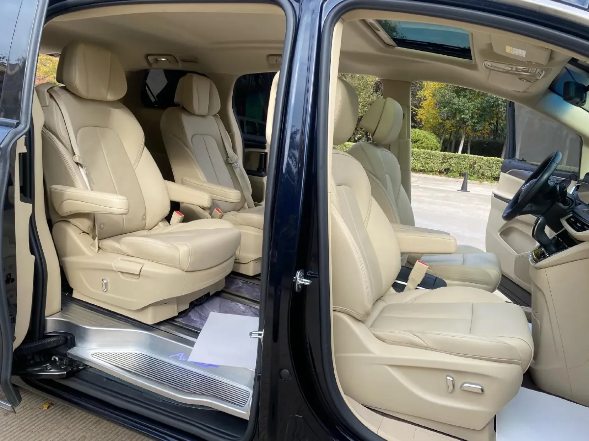 2023 Buick GL8 2.0T 237HP L4 9AT,autocango,china used car exporter,china ev exporter,chinese used car exporter,chinese used ev exporter