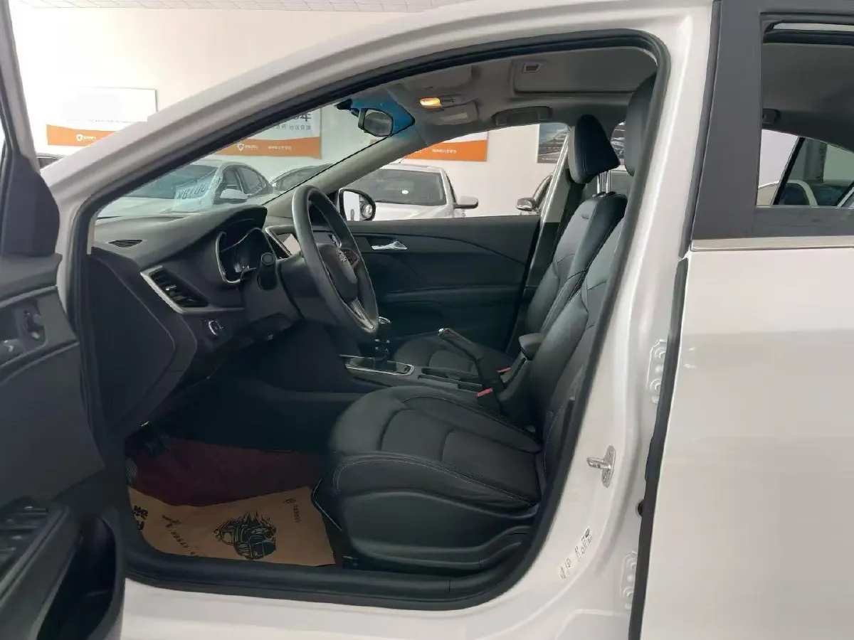 2019 Chevrolet Cavalier 1.5L 113HP L4 5MT,autocango,china used car exporter,china ev exporter,chinese used car exporter,chinese used ev exporter