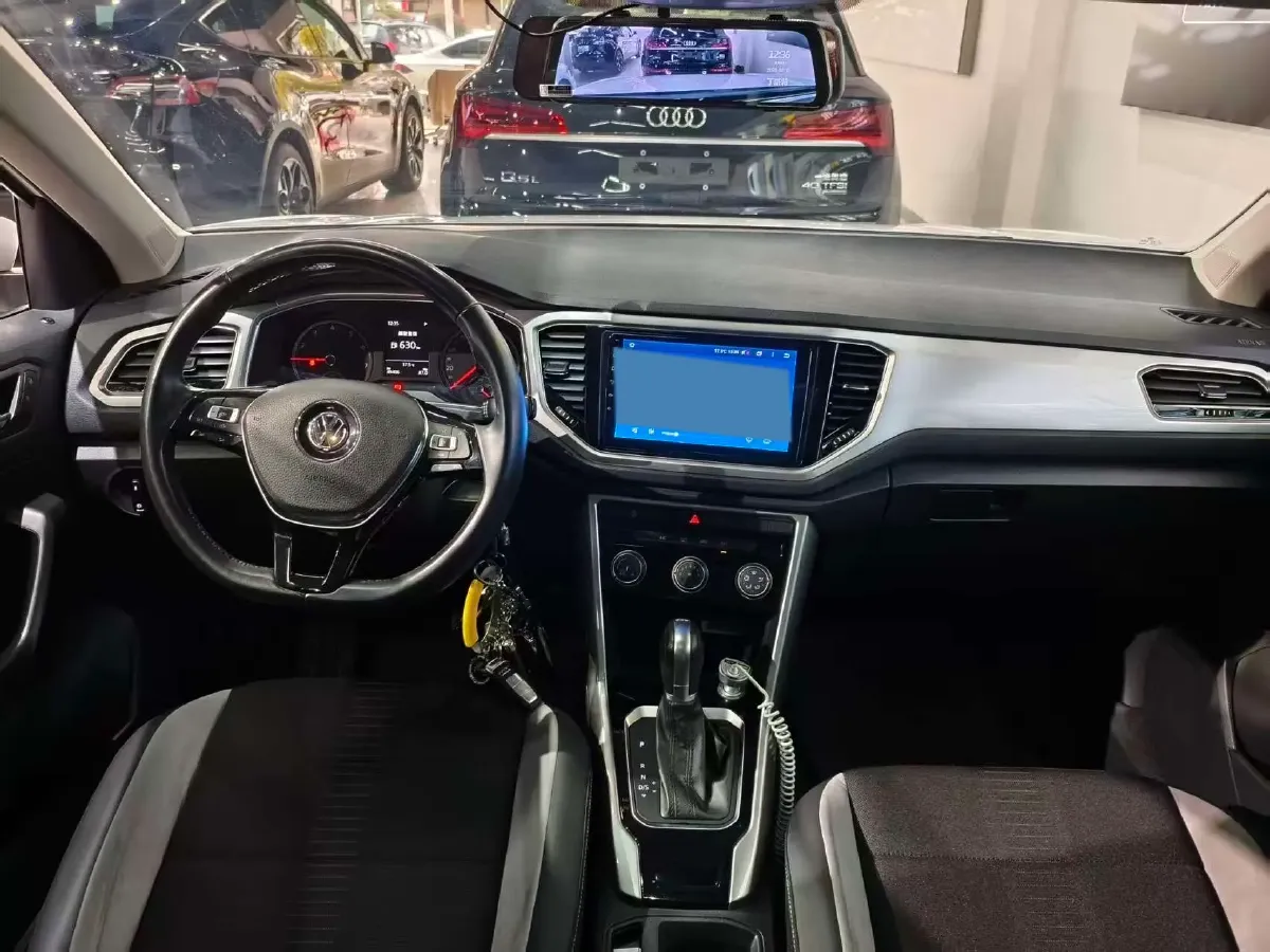 2020 Volkswagen T-Roc 1.4T 131HP L4 7DCT,autocango,china used car exporter,china ev exporter,chinese used car exporter,chinese used ev exporter