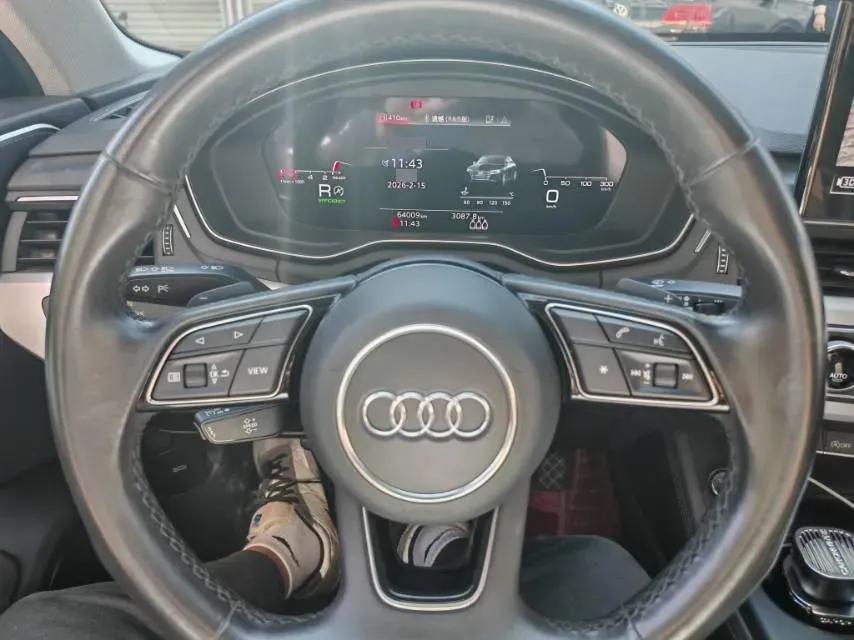 2022 Audi A4L 2.0T 190HP L4 7DCT,autocango,china used car exporter,china ev exporter,chinese used car exporter,chinese used ev exporter