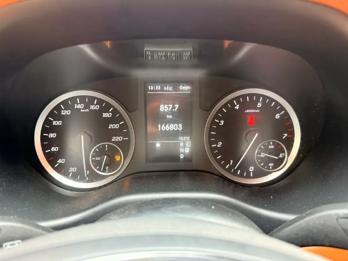 2021 Mercedes-Benz Vito 2.0T 211HP L4 9AT,autocango,china used car exporter,china ev exporter,chinese used car exporter,chinese used ev exporter