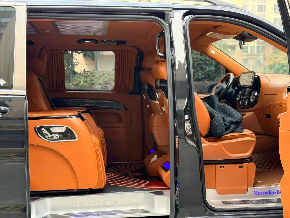 2021 Mercedes-Benz Vito 2.0T 211HP L4 9AT,autocango,china used car exporter,china ev exporter,chinese used car exporter,chinese used ev exporter