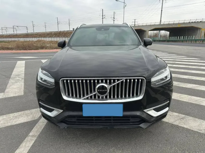 2021 Volvo XC90 2.0T 299HP L4 8AT,autocango,china used car exporter,china ev exporter,chinese used car exporter,chinese used ev exporter