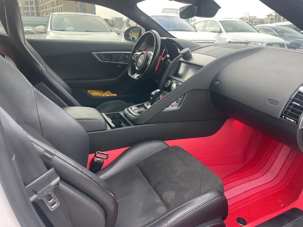 2019 Jaguar F-TYPE 2.0T 300HP L4 8AT,autocango,china used car exporter,china ev exporter,chinese used car exporter,chinese used ev exporter