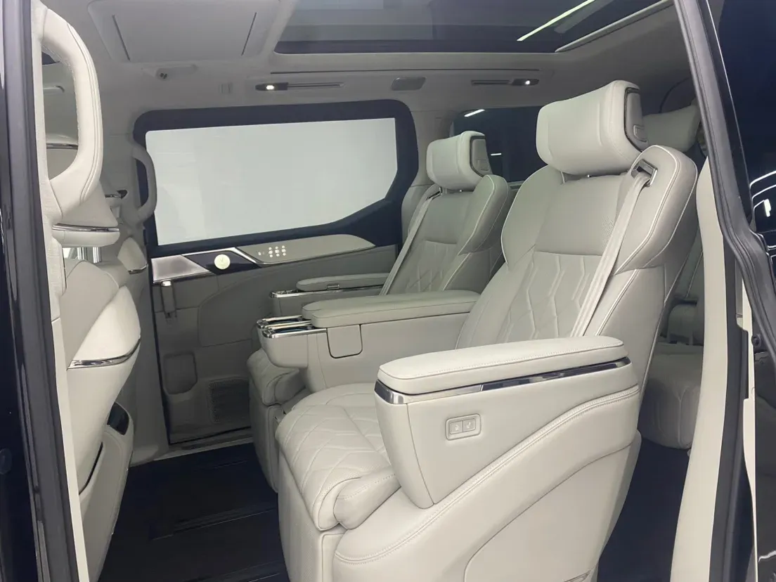2025 Volvo EM90 BEV 116KWH,autocango,china used car exporter,china ev exporter,chinese used car exporter,chinese used ev exporter