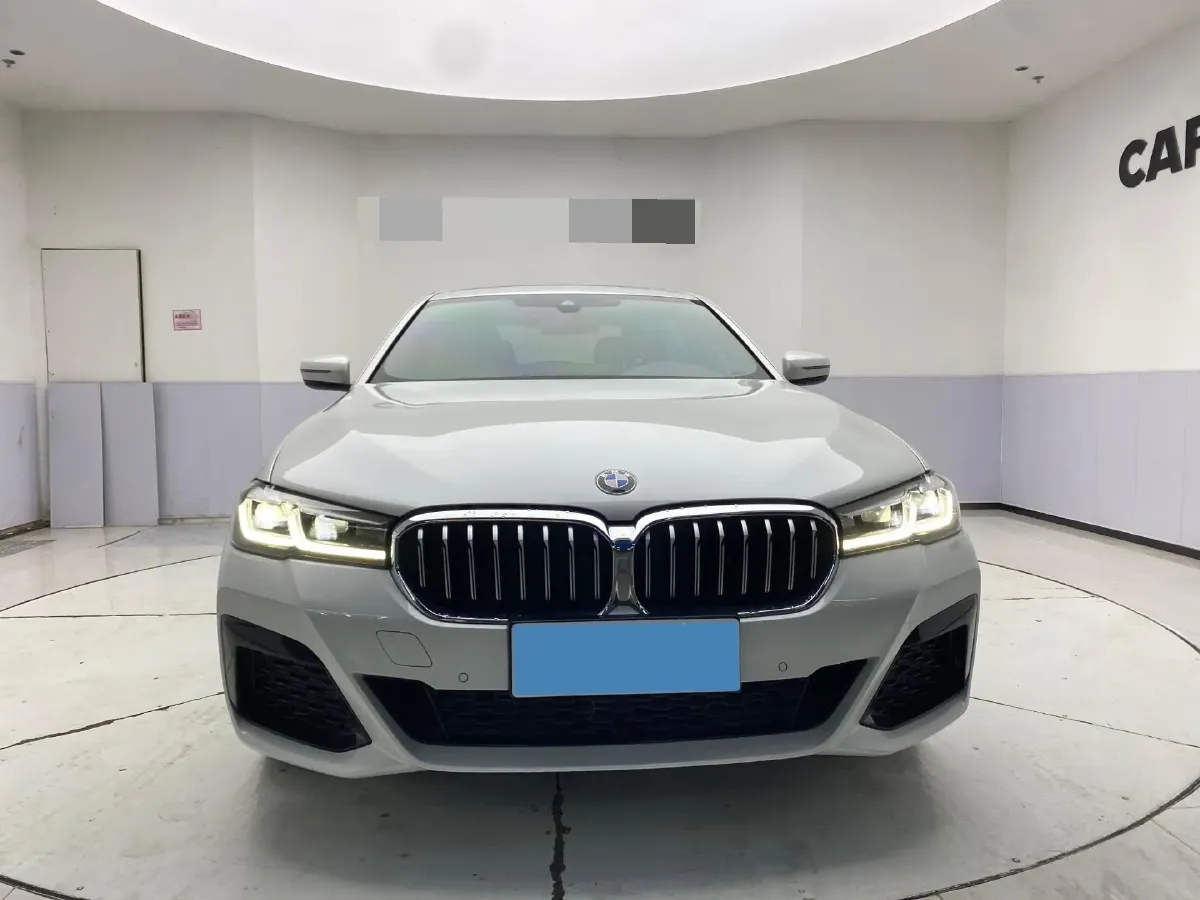 2023 BMW 5 Series 2.0T 245HP L4 8AT,autocango,china used car exporter,china ev exporter,chinese used car exporter,chinese used ev exporter