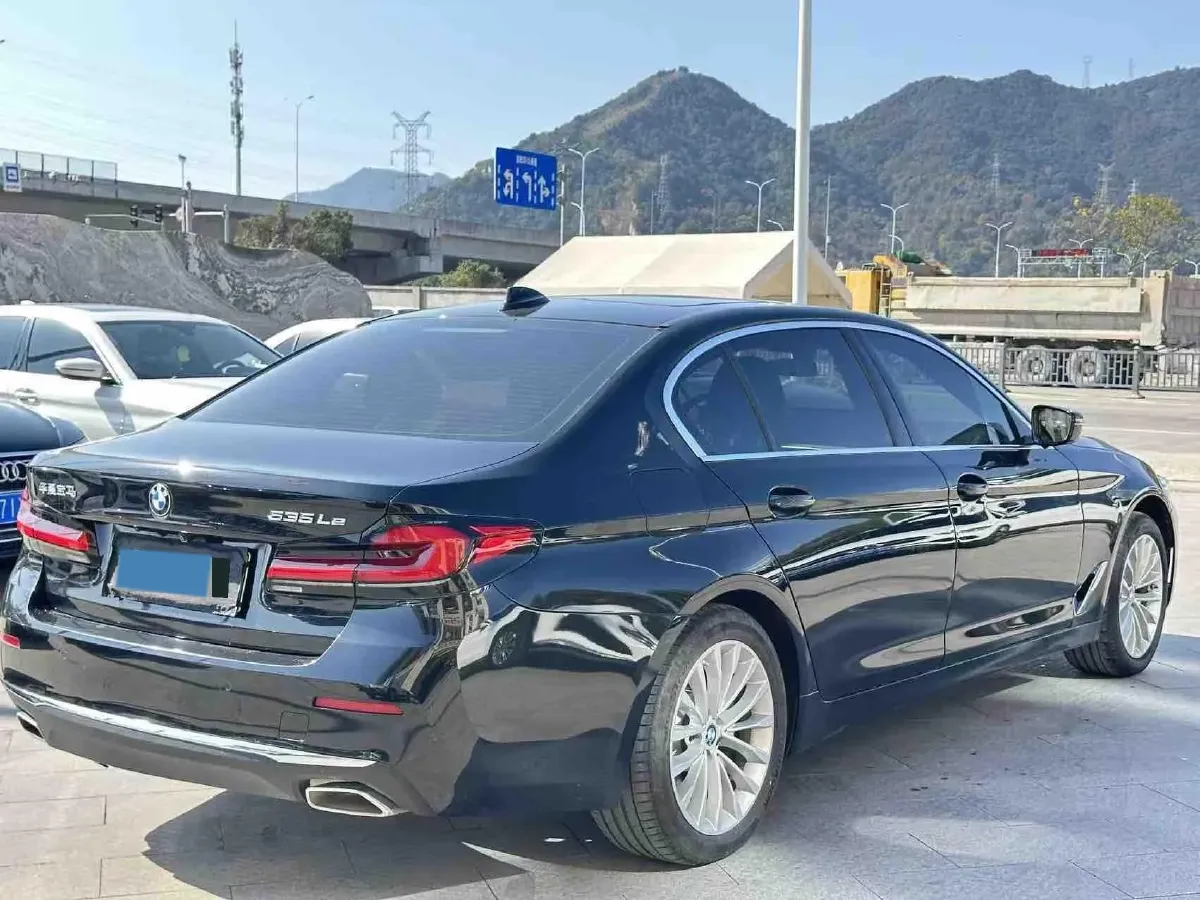 2021 BMW 5 Series 2.0T 184HP L4 8AT PHEV 17.7KWH,autocango,china used car exporter,china ev exporter,chinese used car exporter,chinese used ev exporter
