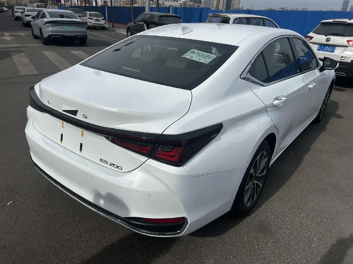 2025 Lexus ES 2.0L 173HP L4 CVT,autocango,china used car exporter,china ev exporter,chinese used car exporter,chinese used ev exporter