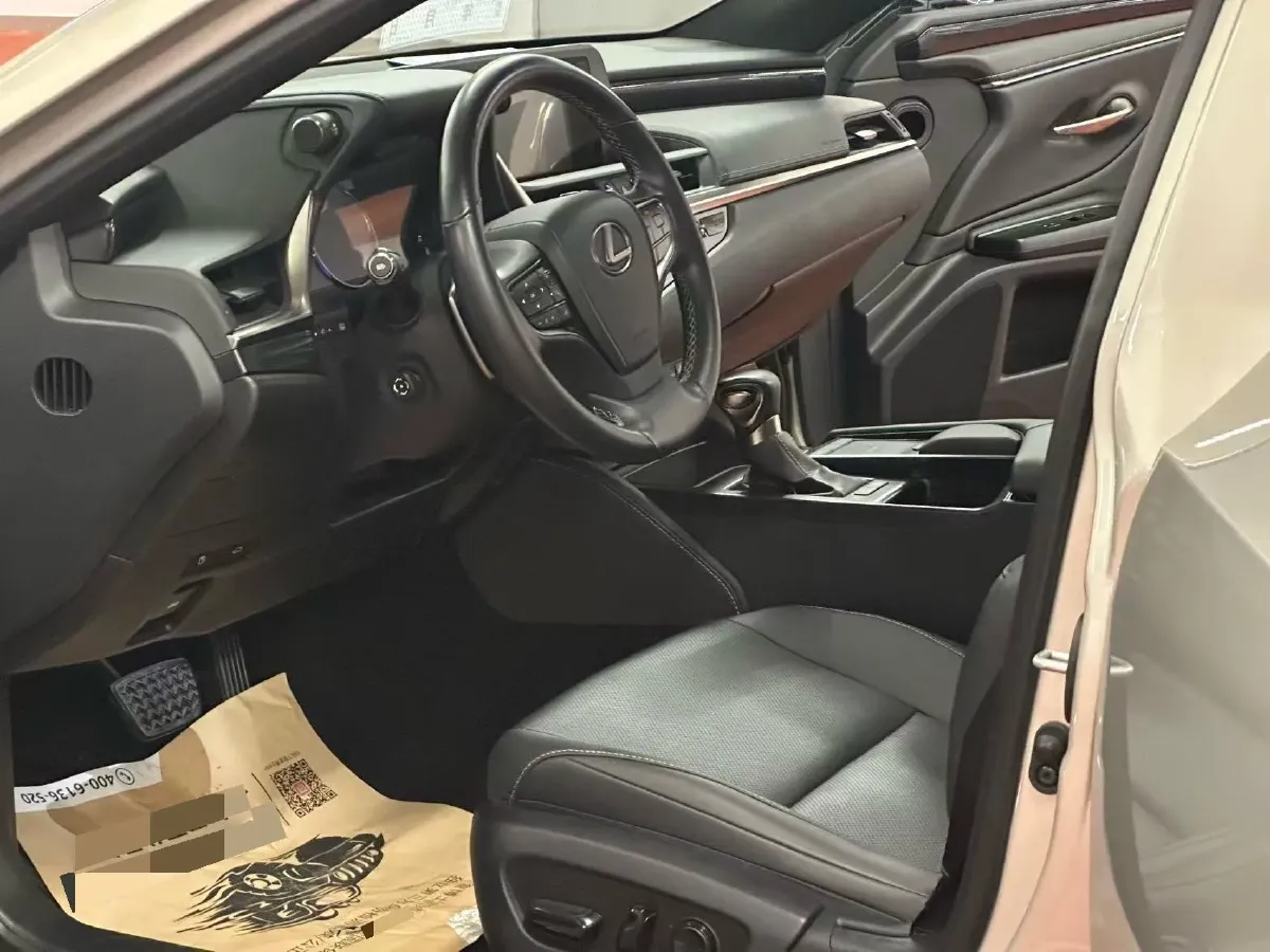 2018 Lexus ES 2.0L 167HP L4 6AT,autocango,china used car exporter,china ev exporter,chinese used car exporter,chinese used ev exporter