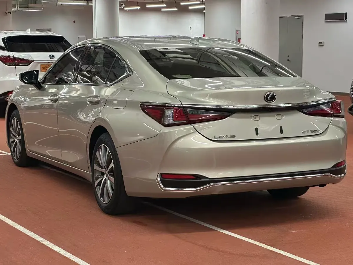2018 Lexus ES 2.0L 167HP L4 6AT,autocango,china used car exporter,china ev exporter,chinese used car exporter,chinese used ev exporter