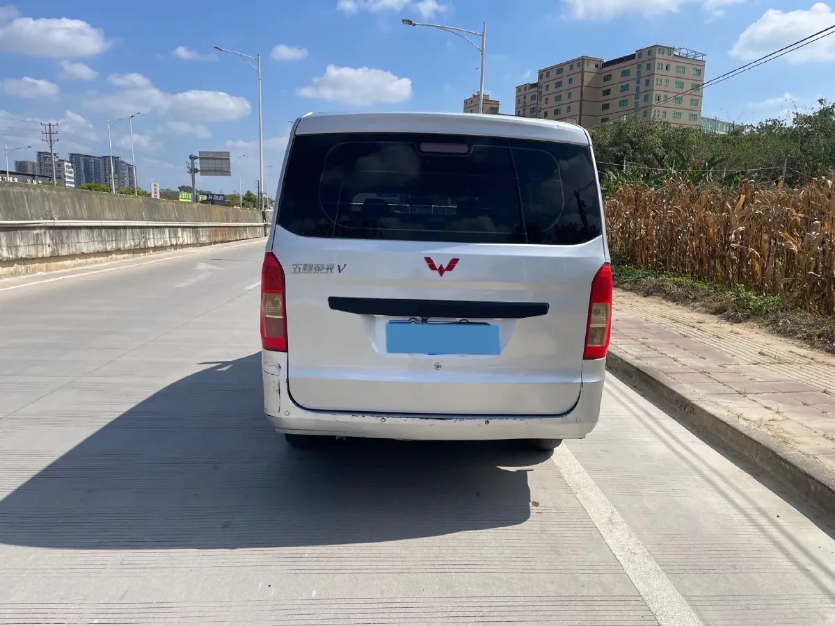 2018 WuLing RongGuang V 1.5L 112HP L4 5MT,autocango,china used car exporter,china ev exporter,chinese used car exporter,chinese used ev exporter