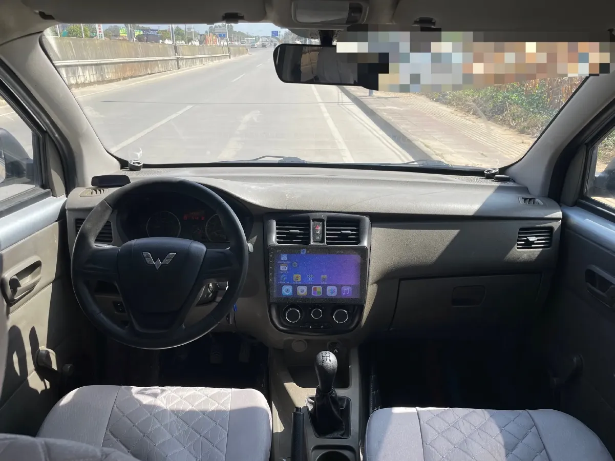 2018 WuLing RongGuang V 1.5L 112HP L4 5MT,autocango,china used car exporter,china ev exporter,chinese used car exporter,chinese used ev exporter