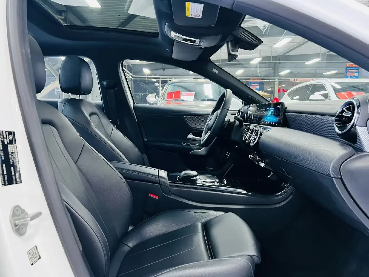 2021 Mercedes-Benz A Class 1.3T 136HP L4 7DCT,autocango,china used car exporter,china ev exporter,chinese used car exporter,chinese used ev exporter