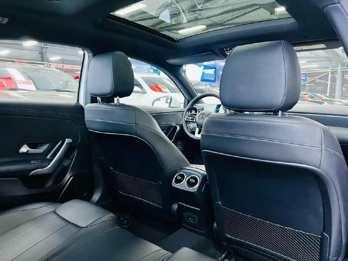 2021 Mercedes-Benz A Class 1.3T 136HP L4 7DCT,autocango,china used car exporter,china ev exporter,chinese used car exporter,chinese used ev exporter