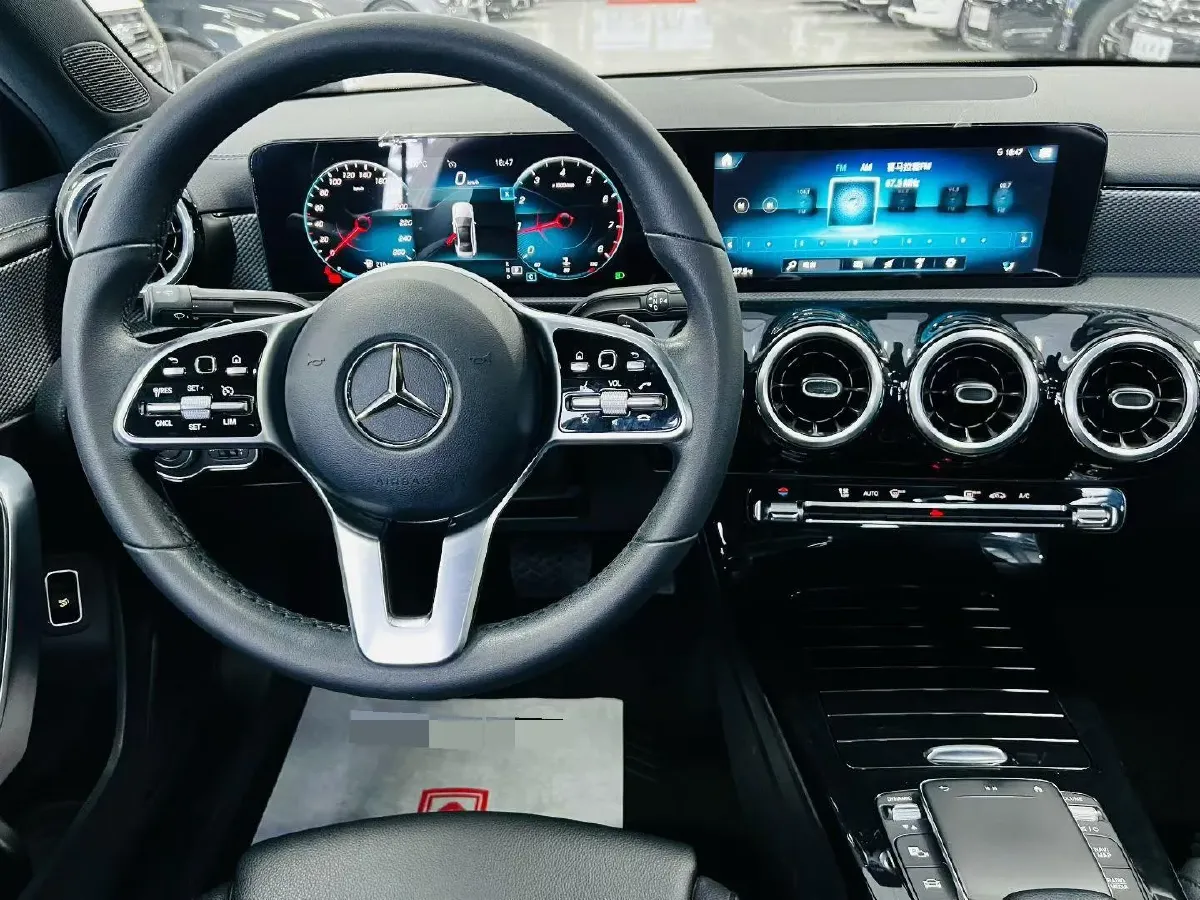 2021 Mercedes-Benz A Class 1.3T 136HP L4 7DCT,autocango,china used car exporter,china ev exporter,chinese used car exporter,chinese used ev exporter
