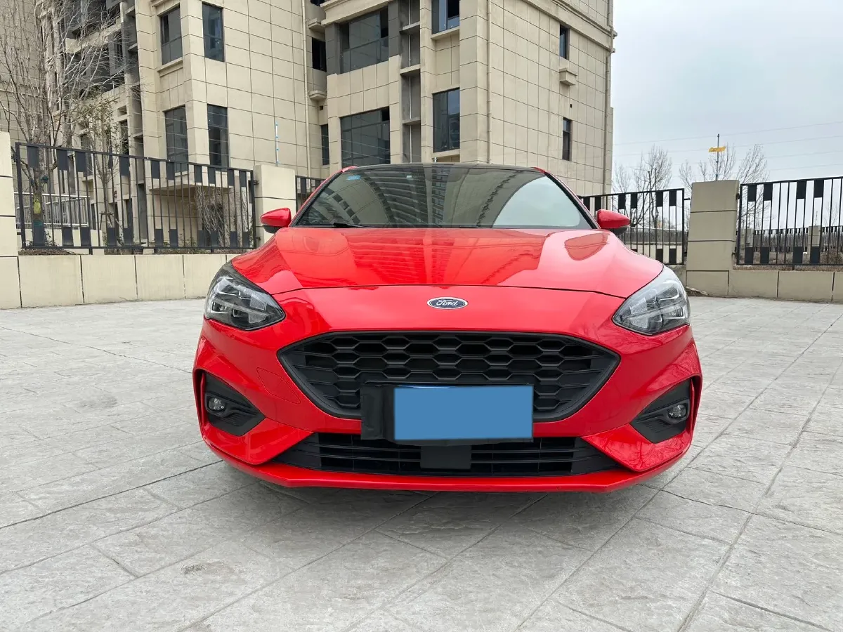 2021 Ford Focus 1.5T 174HP L3 8AT,autocango,china used car exporter,china ev exporter,chinese used car exporter,chinese used ev exporter