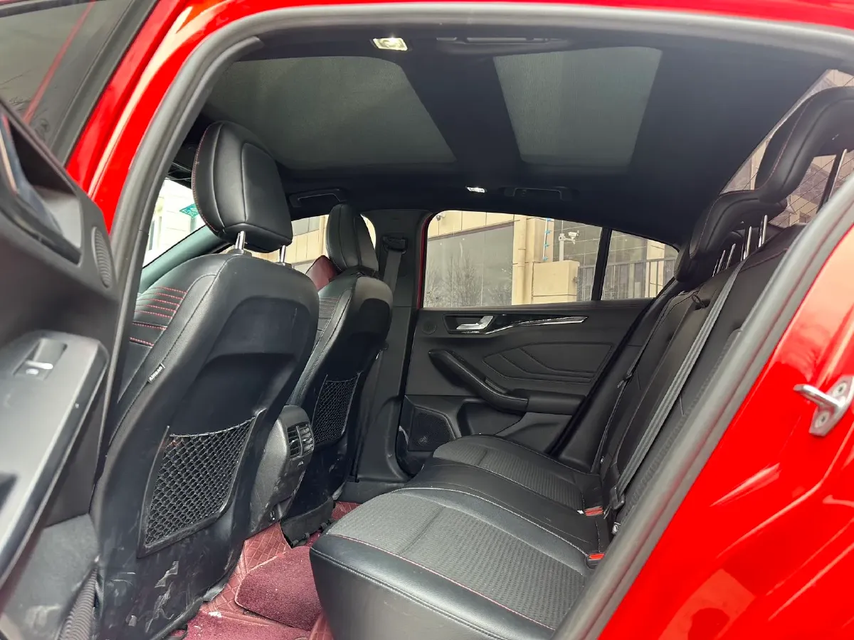 2021 Ford Focus 1.5T 174HP L3 8AT,autocango,china used car exporter,china ev exporter,chinese used car exporter,chinese used ev exporter