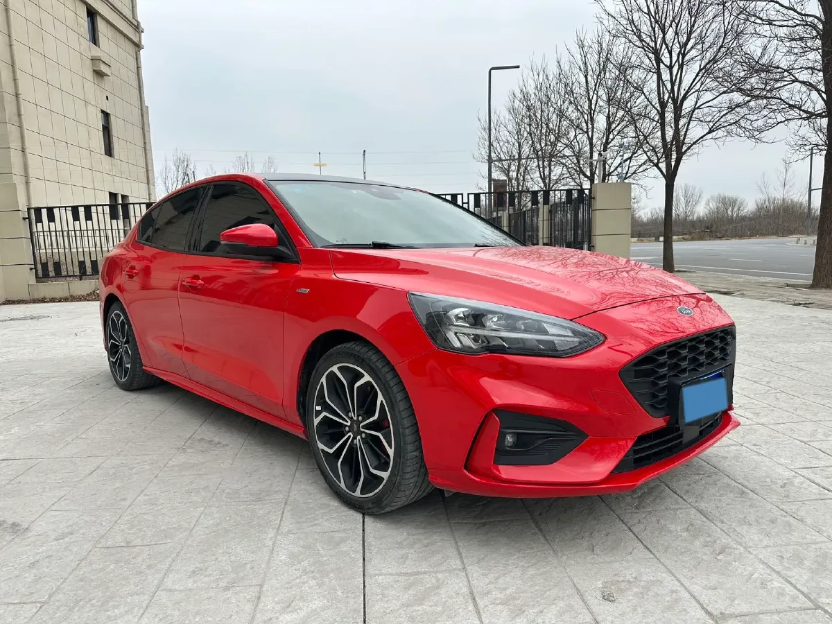 2021 Ford Focus 1.5T 174HP L3 8AT,autocango,china used car exporter,china ev exporter,chinese used car exporter,chinese used ev exporter