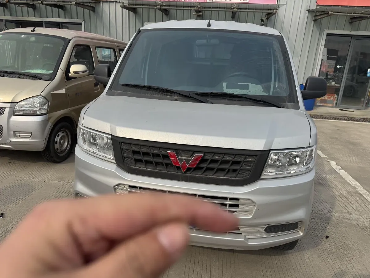 2021 WuLing RongGuang New Truck 1.5L 99HP L4 5MT,autocango,china used car exporter,china ev exporter,chinese used car exporter,chinese used ev exporter