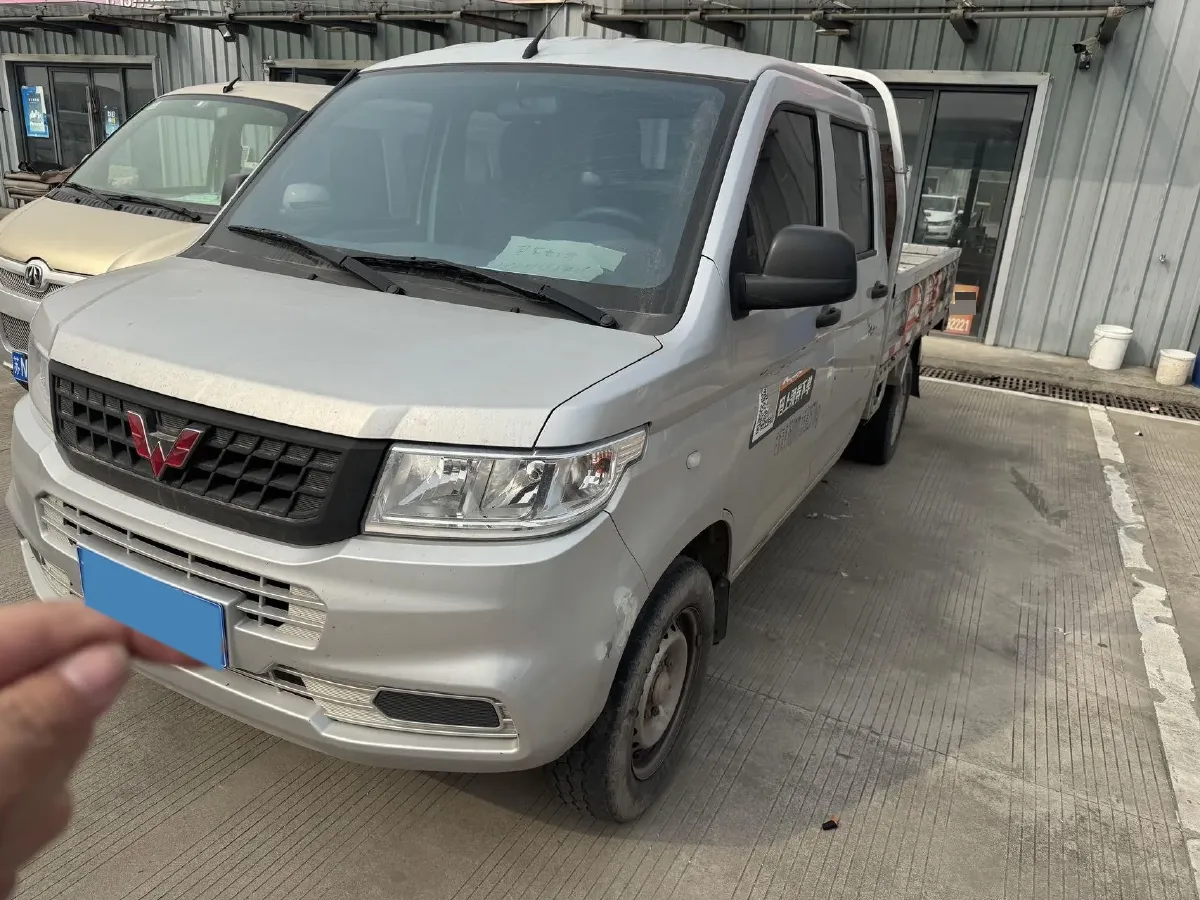 2021 WuLing RongGuang New Truck 1.5L 99HP L4 5MT,autocango,china used car exporter,china ev exporter,chinese used car exporter,chinese used ev exporter