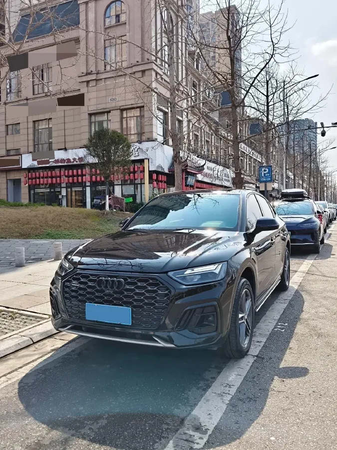 2024 Audi Q5L Sportback 2.0T 190HP L4 7DCT,autocango,china used car exporter,china ev exporter,chinese used car exporter,chinese used ev exporter