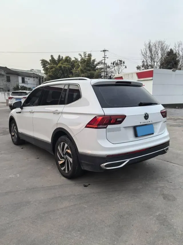 2023 Volkswagen Tiguan L 1.5T 160HP L4 7DCT,autocango,china used car exporter,china ev exporter,chinese used car exporter,chinese used ev exporter