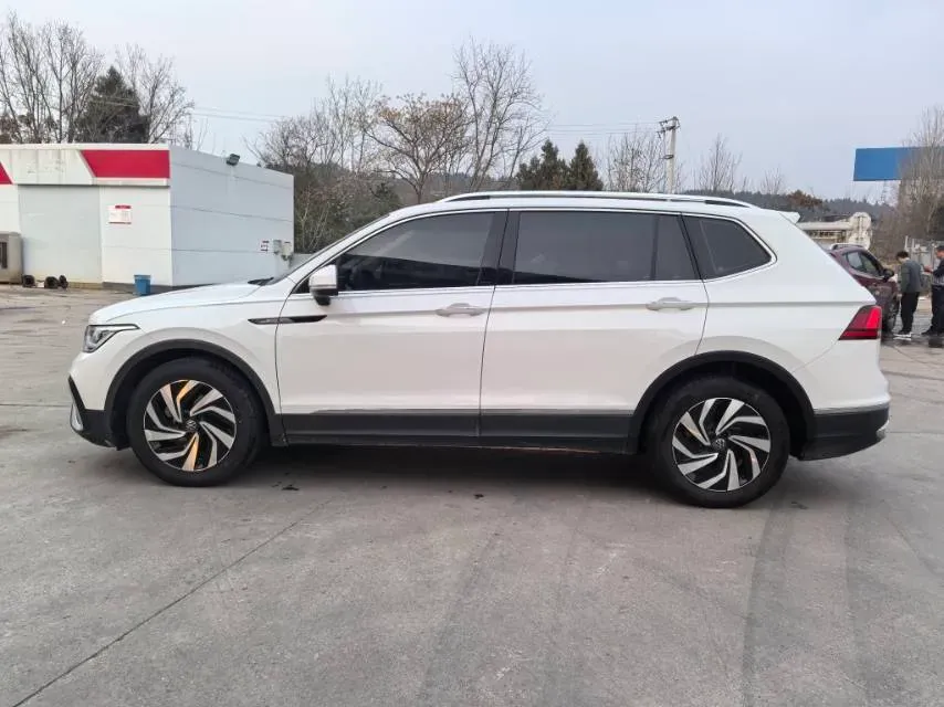 2023 Volkswagen Tiguan L 1.5T 160HP L4 7DCT,autocango,china used car exporter,china ev exporter,chinese used car exporter,chinese used ev exporter