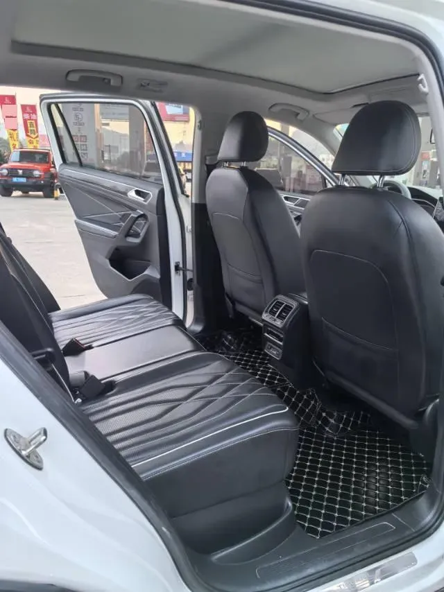 2023 Volkswagen Tiguan L 1.5T 160HP L4 7DCT,autocango,china used car exporter,china ev exporter,chinese used car exporter,chinese used ev exporter