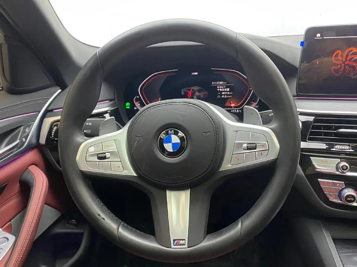 2023 BMW 5 Series 2.0T 245HP L4 8AT,autocango,china used car exporter,china ev exporter,chinese used car exporter,chinese used ev exporter