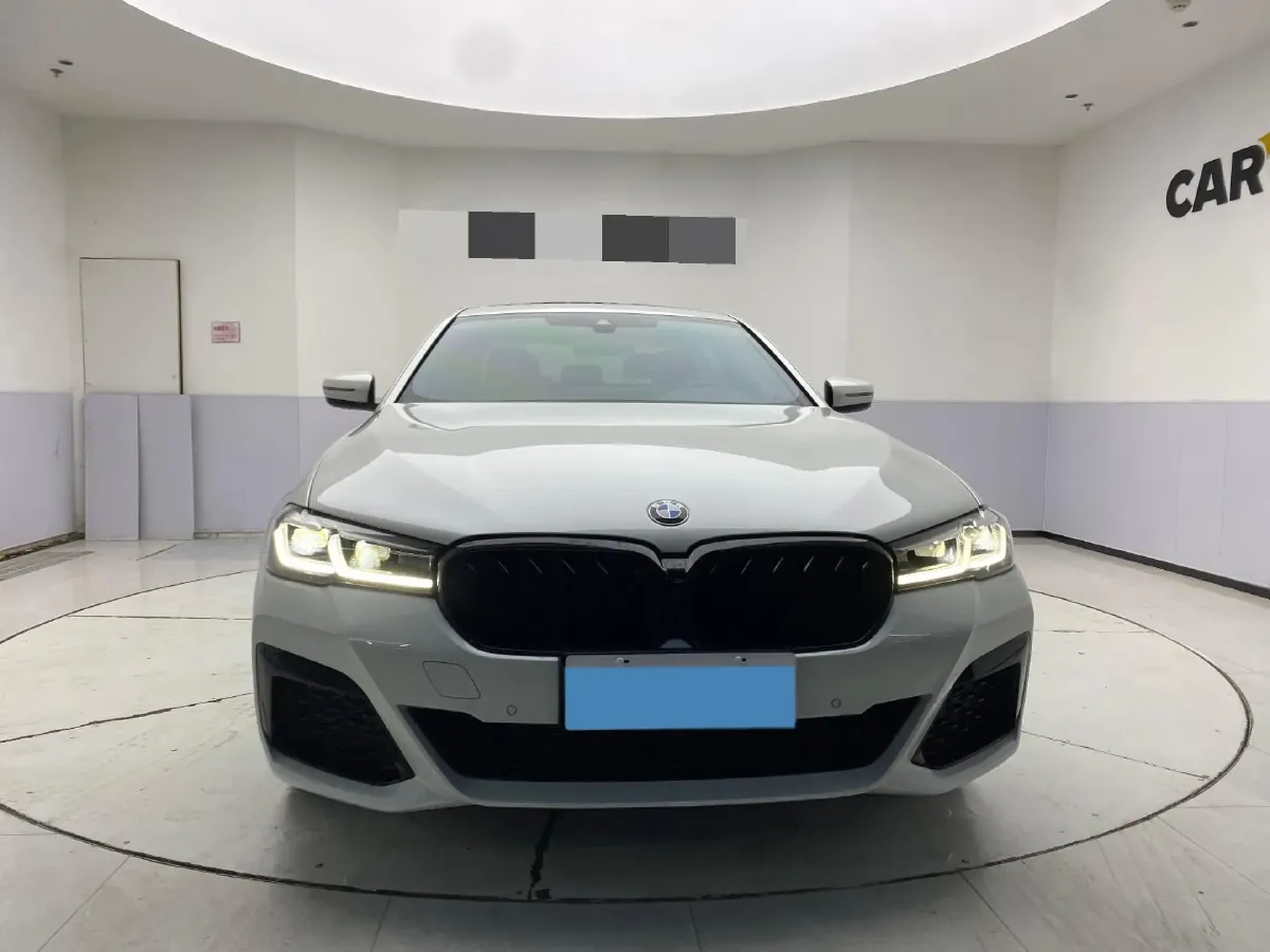 2023 BMW 5 Series 2.0T 245HP L4 8AT,autocango,china used car exporter,china ev exporter,chinese used car exporter,chinese used ev exporter