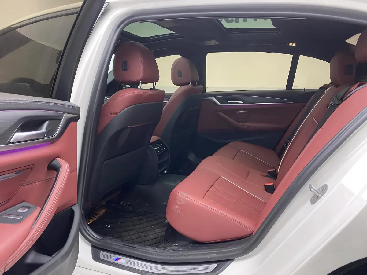 2023 BMW 5 Series 2.0T 245HP L4 8AT,autocango,china used car exporter,china ev exporter,chinese used car exporter,chinese used ev exporter